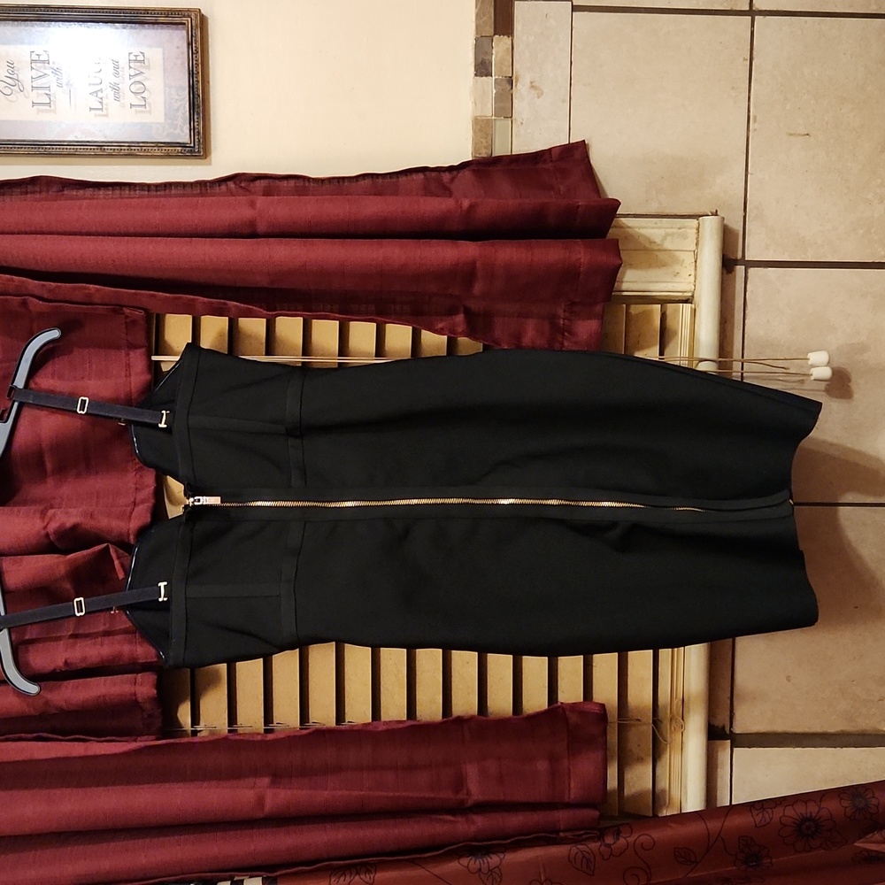 Dress - Picture 2 of 2